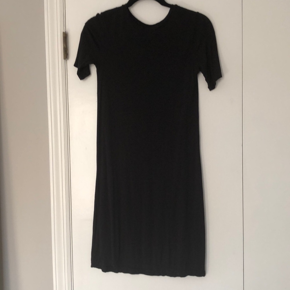 Slim black tee dress